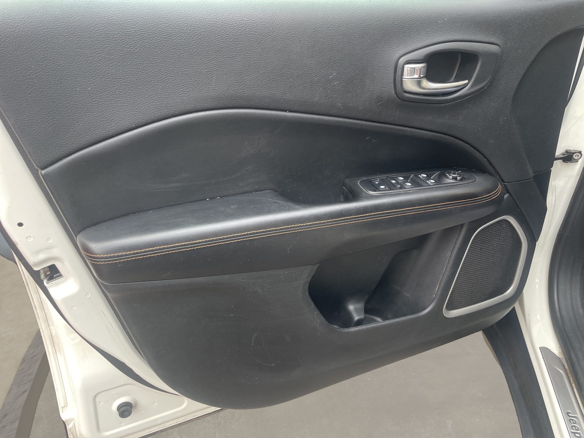 JEEPCOMPASS_10_converted